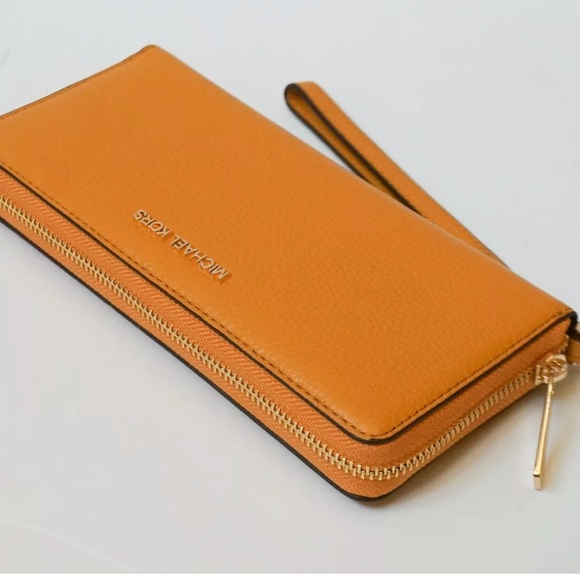 MICHAEL KORS JET SET TRAVEL LARGE CONTINENTAL WALLET $228 - Picture 5 of 12